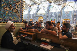 تزامنًا مع عيد الأضحى المبارك.. قسمُ الشؤون الدينية يكثّف جهوده للإجابة عن استفتاءات الزائرين الشرعية